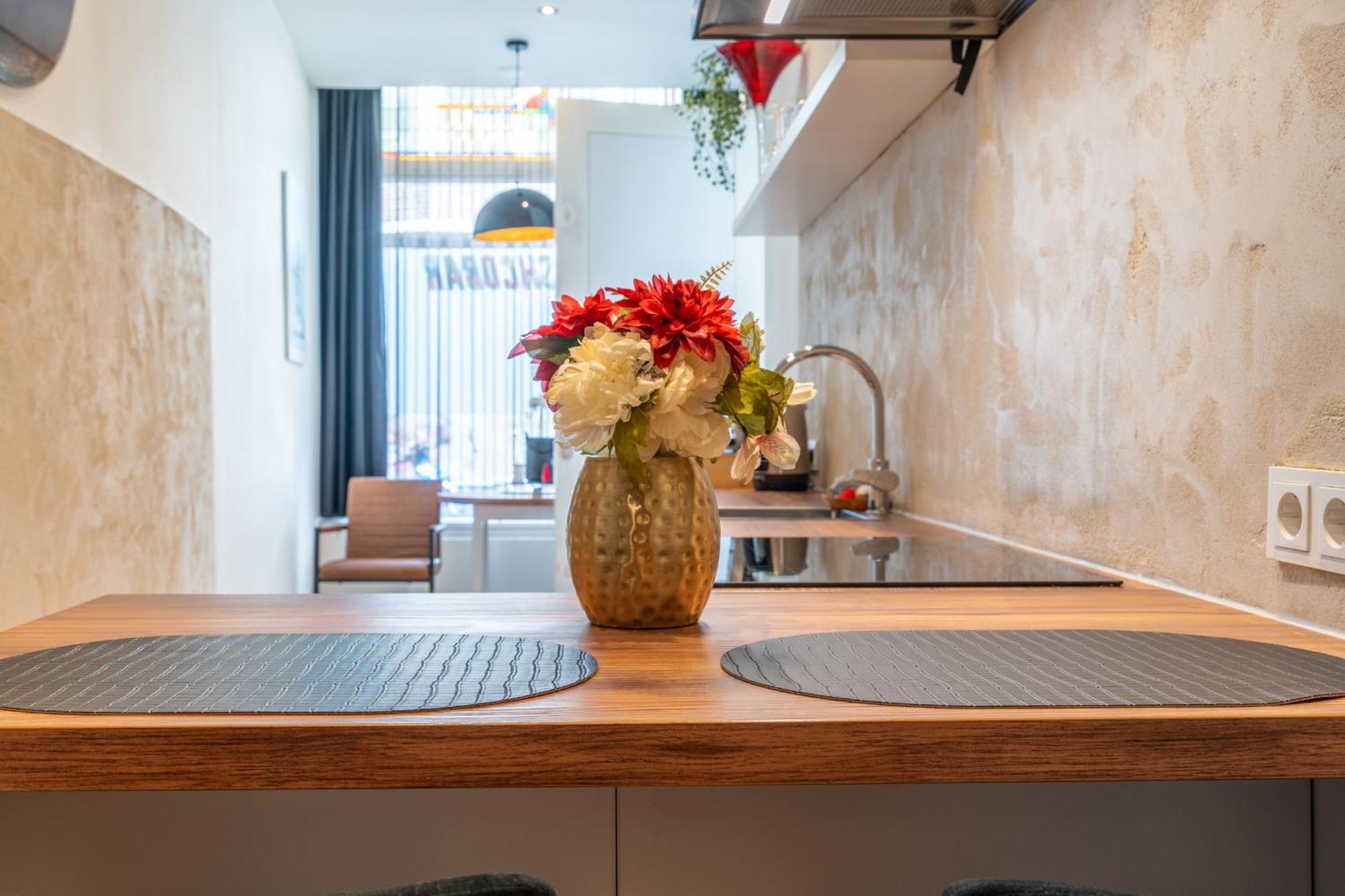 Stylish Studio In The Heart Of Breda City Center ภายนอก รูปภาพ